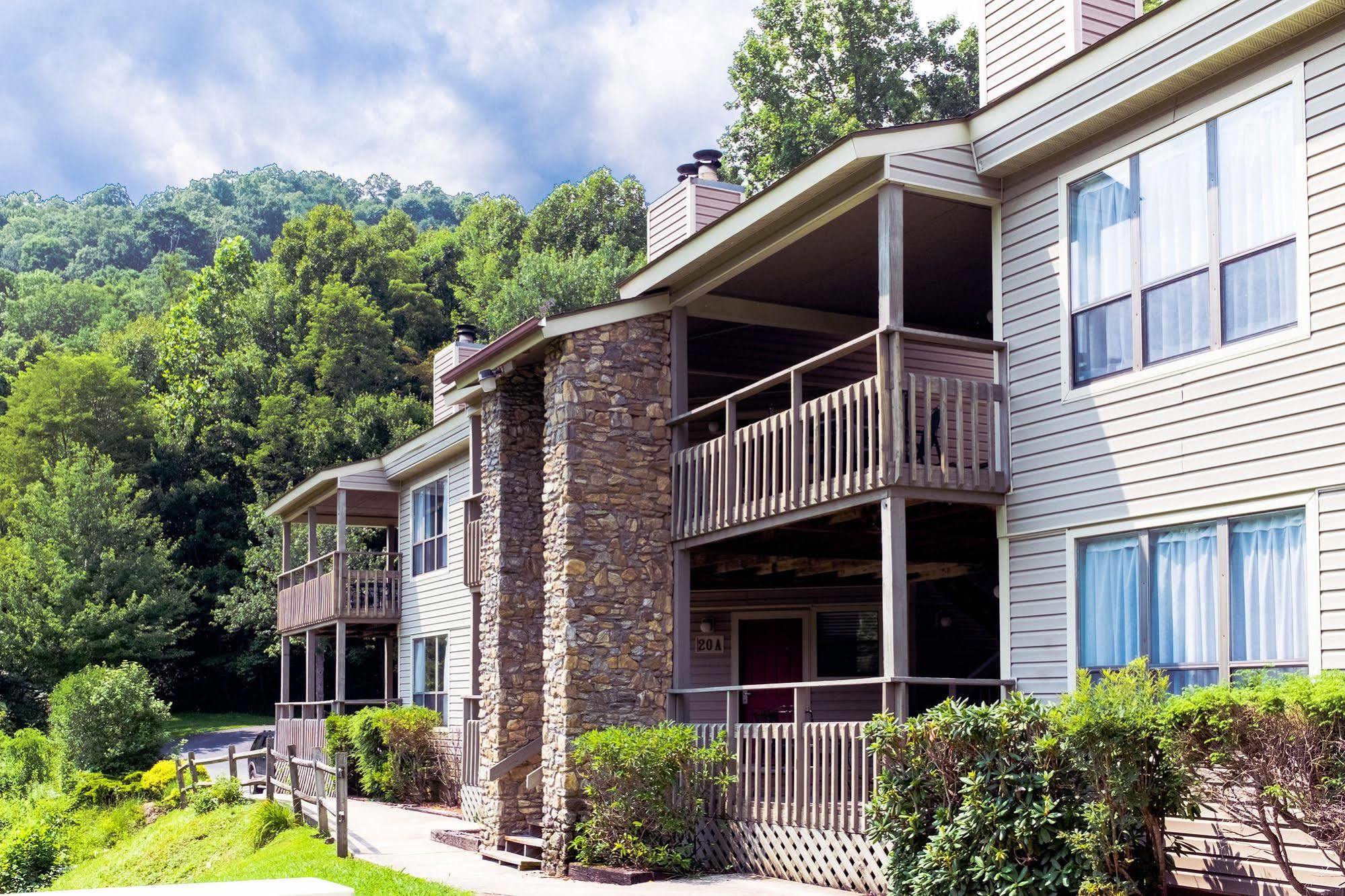Peppertree Maggie Valley Aparthotel Exterior photo