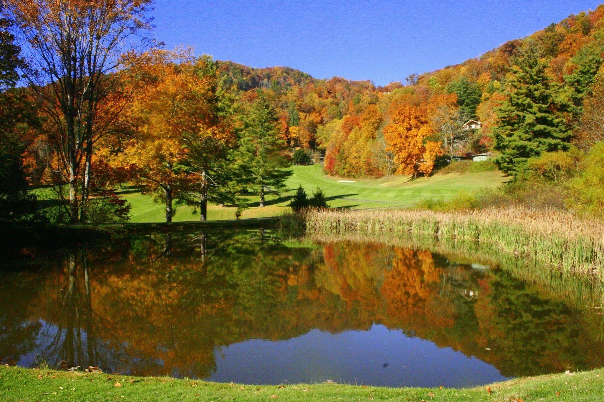 Peppertree Maggie Valley Aparthotel Exterior photo
