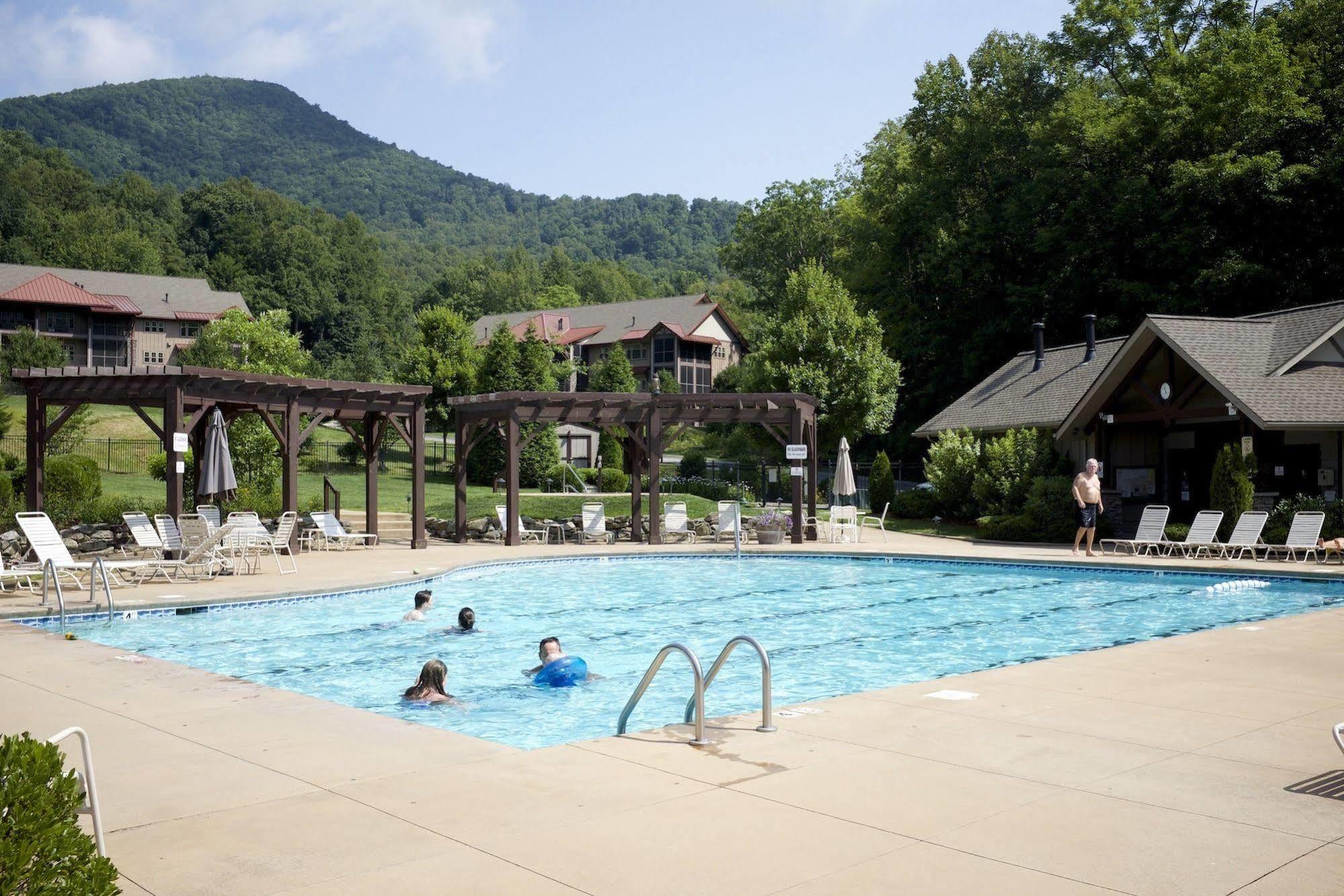 Peppertree Maggie Valley Aparthotel Exterior photo