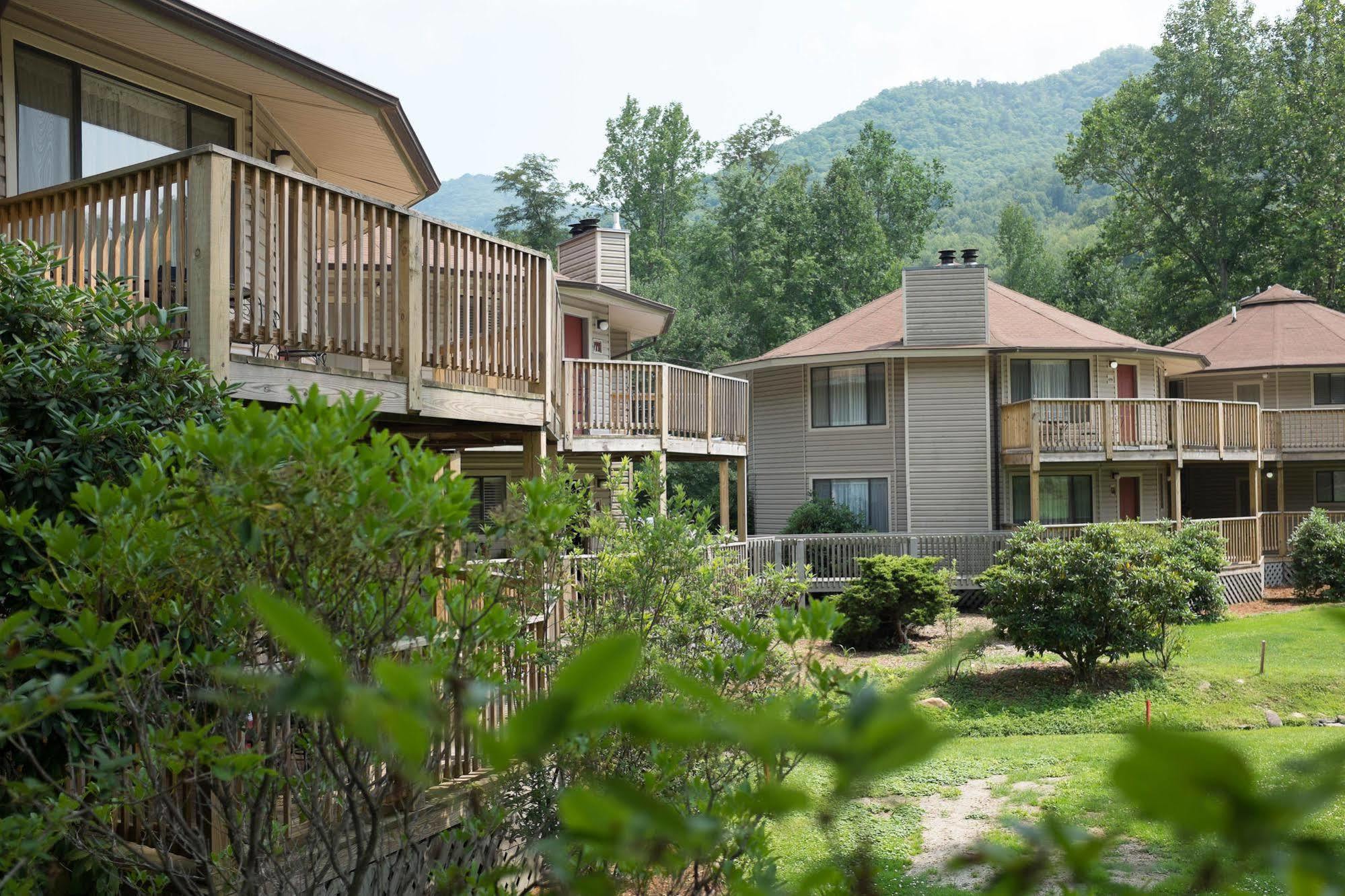 Peppertree Maggie Valley Aparthotel Exterior photo